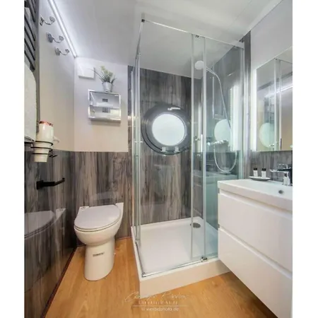 Hotel Houseboat Seahorse Comfortable Vacation *